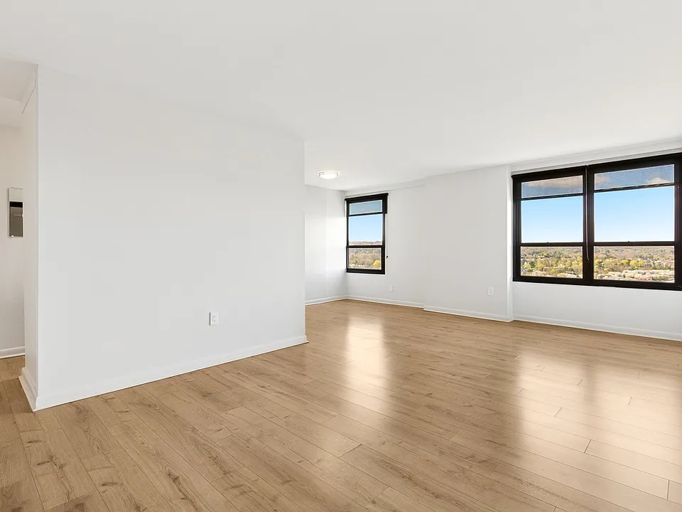 Living Room- unfurnished