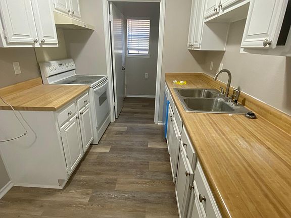 4th image of 2912 Nelson Dr