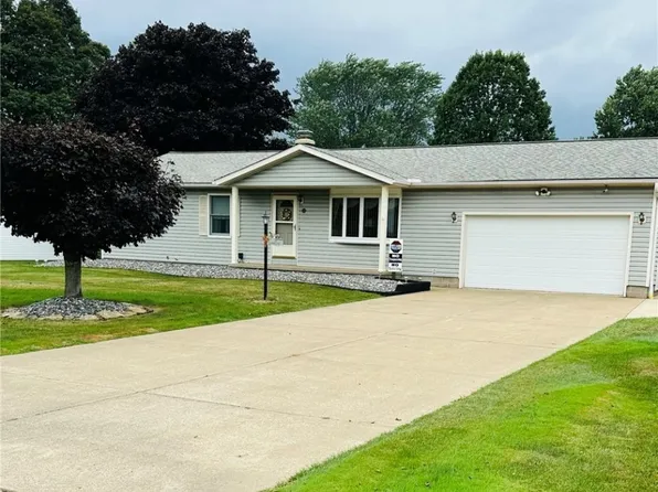 10 Daniels Ave, Conneaut, OH 44030