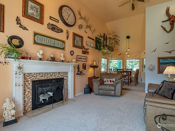 5th image of 2869 El Camino Way