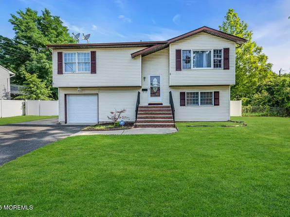 9 Richardson Avenue, Eatontown, NJ 07724