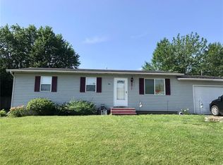 1240 Shelley Dr, Vandalia, IL 62471
