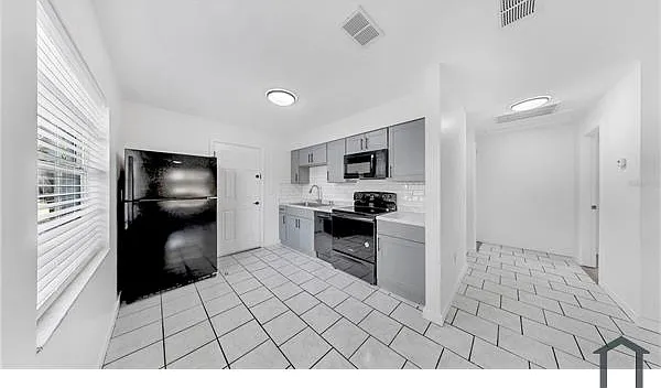 1204 E Seneca Ave — Photo 7