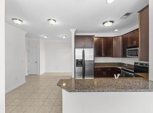 936 Perry St APT 304, Columbus, OH 43215
