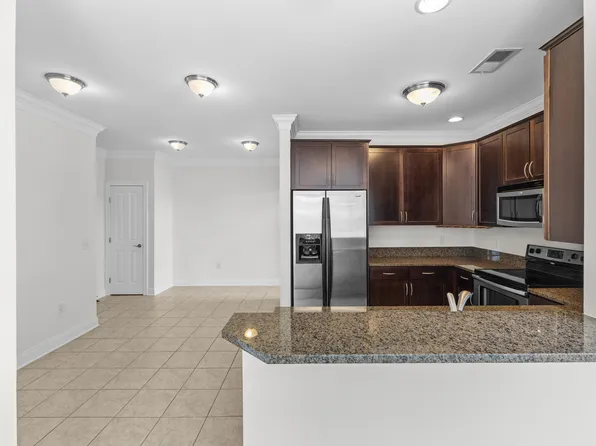 936 Perry St APT 304, Columbus, OH 43215