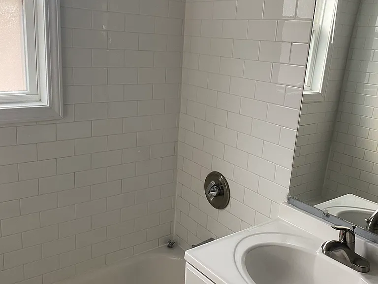 1338 Wentworth Ave #1 — Photo 2