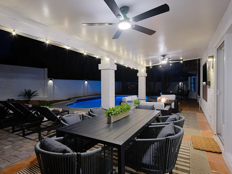 Outdoor Dining w/Bistro Lights