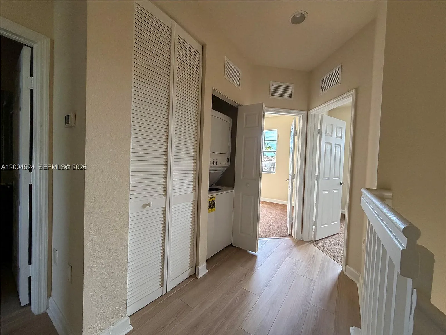 3 bed, 2.5 bath, 1432 sqft, $2,350 — Photo 2