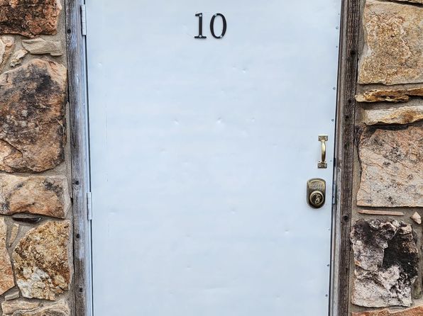 101 E Carson Ave #10