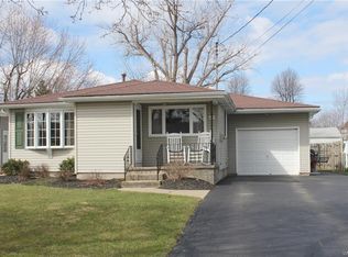 53 Oxford Ave, Lancaster, NY 14086