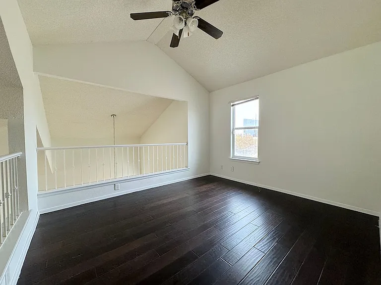 6404 Kenmore — Photo 15