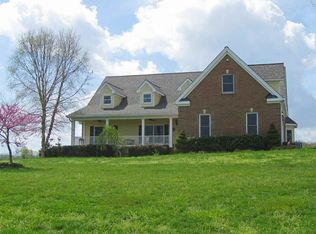 106 Duck Pond Dr, Dandridge, TN 37725