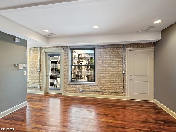 3rd image of 4438 N Damen Ave #3W