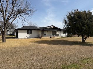 112 Big Bass Rd, West, TX 76691