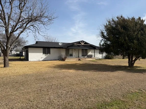112 Big Bass Rd, West, TX 76691