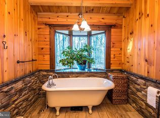 294 Nockamixon Rd, Kintnersville, PA 18930