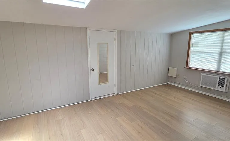 410 S Oakwood Ave — Photo 7