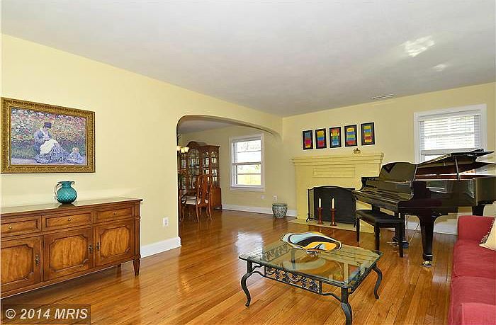 1st image of 224 S Cherry Grove Ave