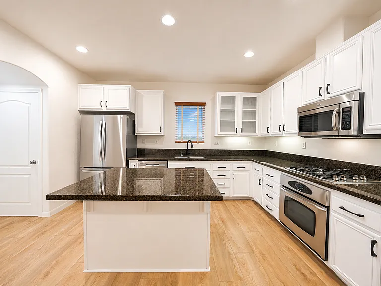 312 Bishop Dr — Photo 17