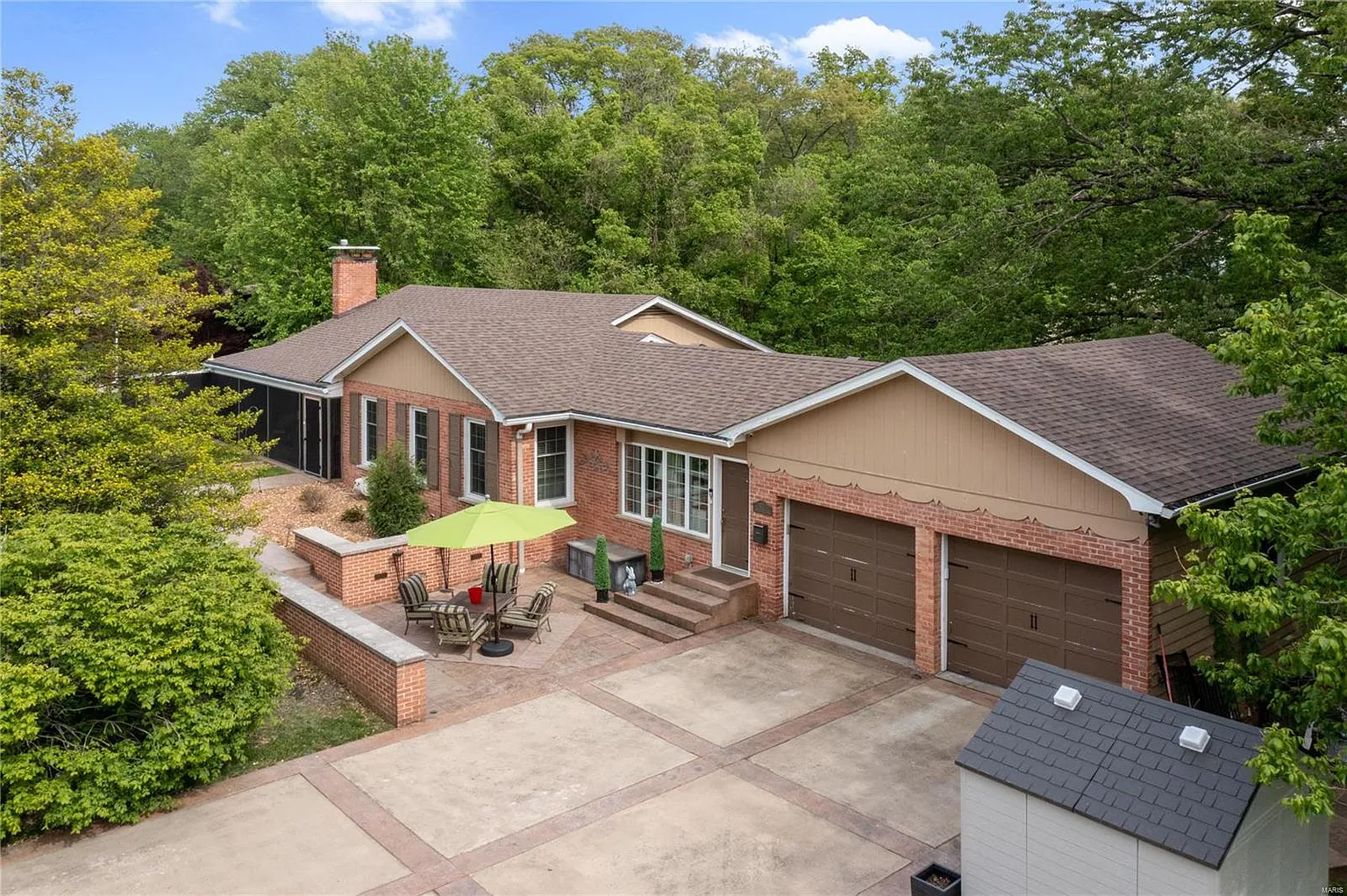 217 Country Club Ln photo 1