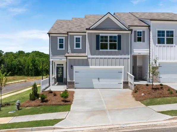 1797 Meadow Green Cir, Gainesville, GA 30501