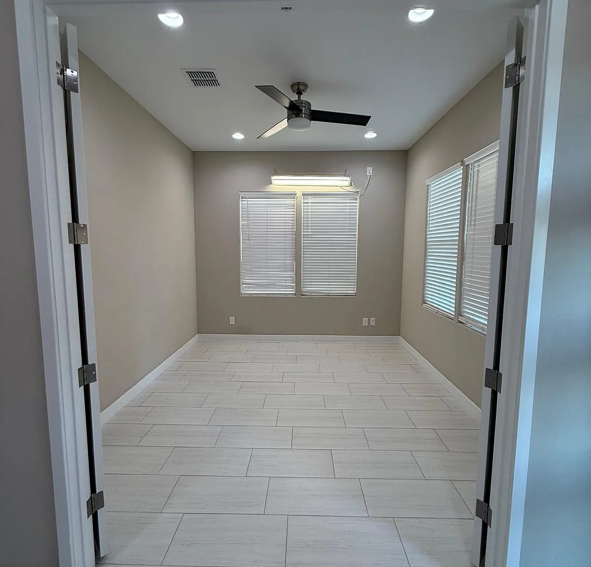 4 bed, 2000 sqft, $2,950 — Photo 4