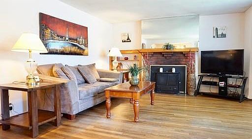 3rd image of 2 Juniper Dr