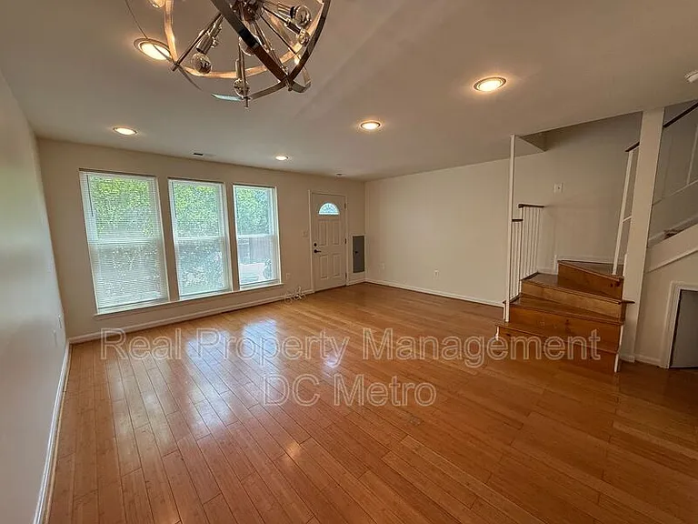1125 Harvard St NW #R — Photo 3