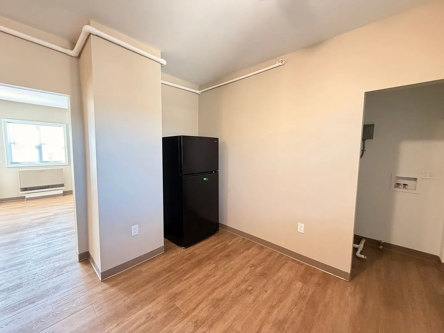 2 bed, 1.0 bath, 674 sqft, $1,695 — Photo 3