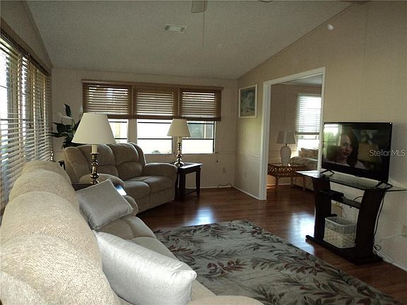 4th image of 1722 Magnolia Ave