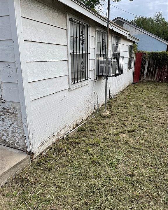 2nd image of 219 E Cherokee Ave