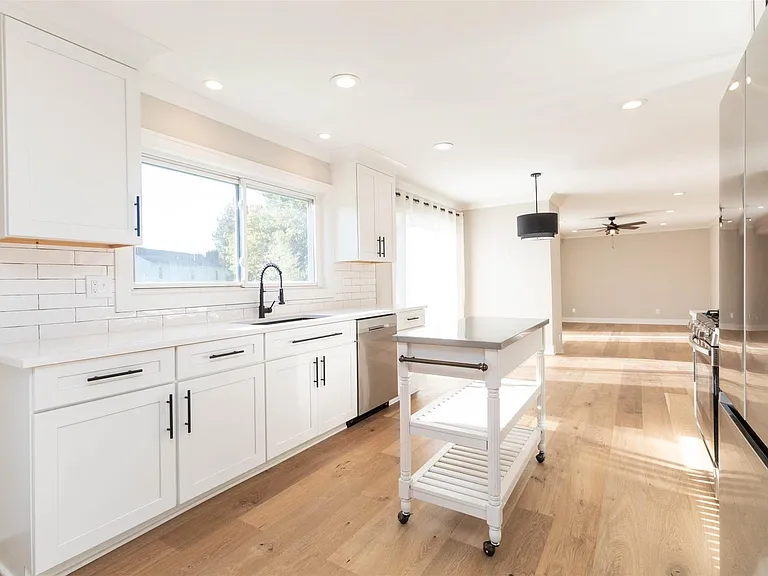 5485 Hammersmith Dr — Photo 11