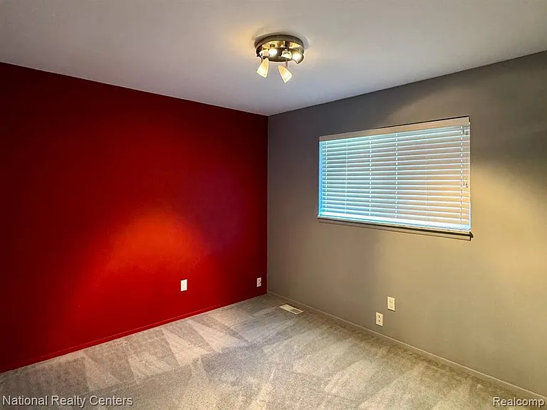34528 Hawke Dr — Photo 14