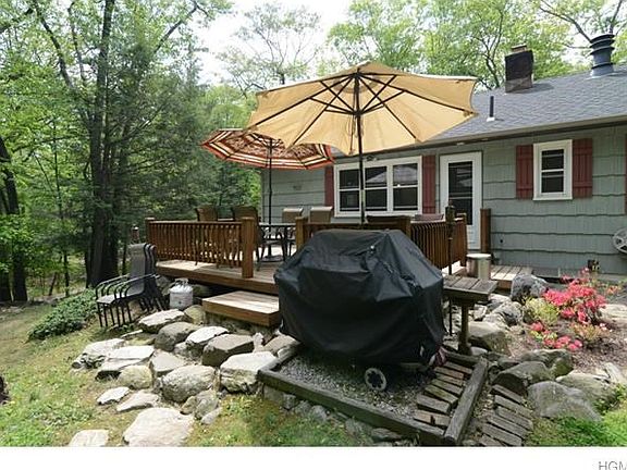 Another shot of deck and grill
