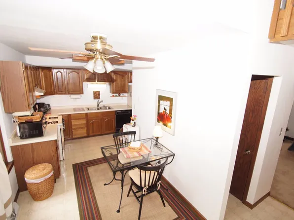 4844 S 19th St #22, Milwaukee, WI 53221