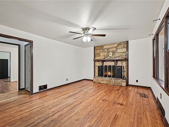 3rd image of 5015 N Chelsea Ave