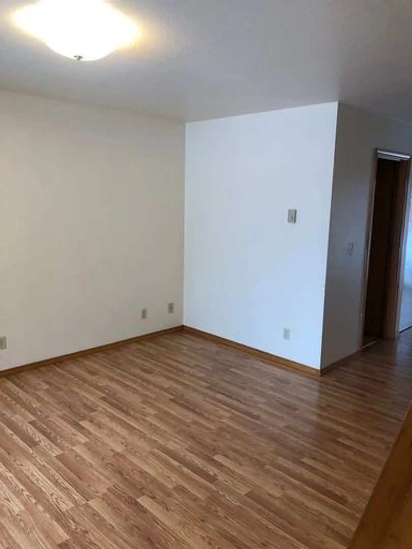 2 Bed/1.5 Bath Apartment in NE Bend - Neil Way — Photo 3