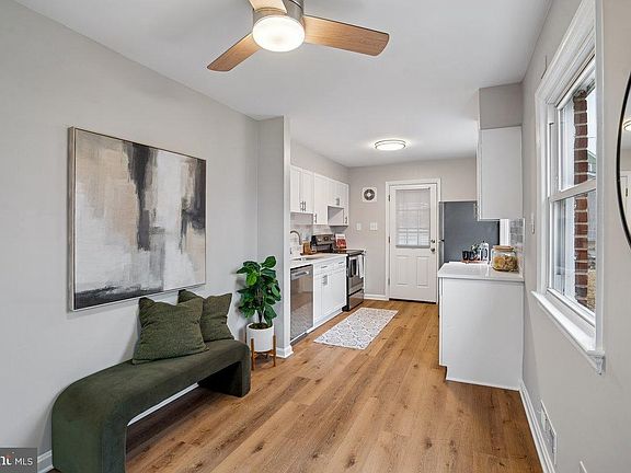 4th image of 3921 Lantern Dr