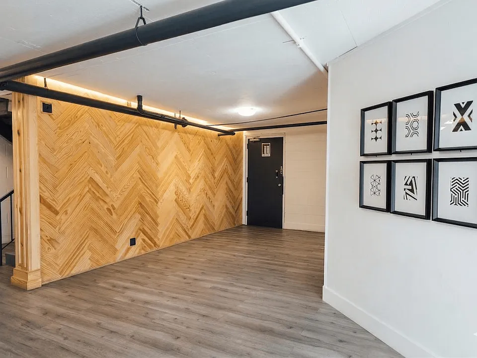 Building Photo 5