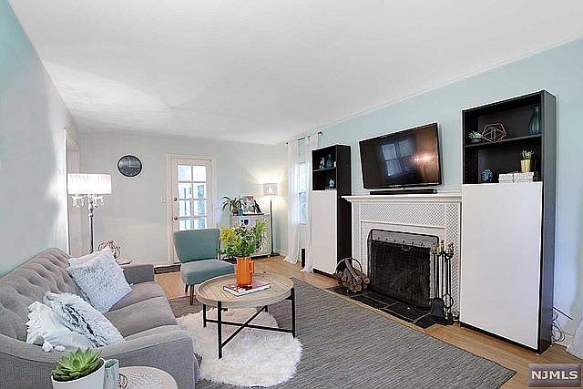 Wood Burning Fireplace!