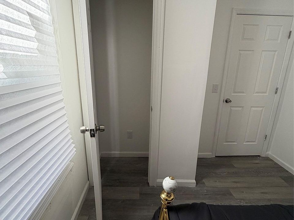 398 N Saginaw St, photo 30