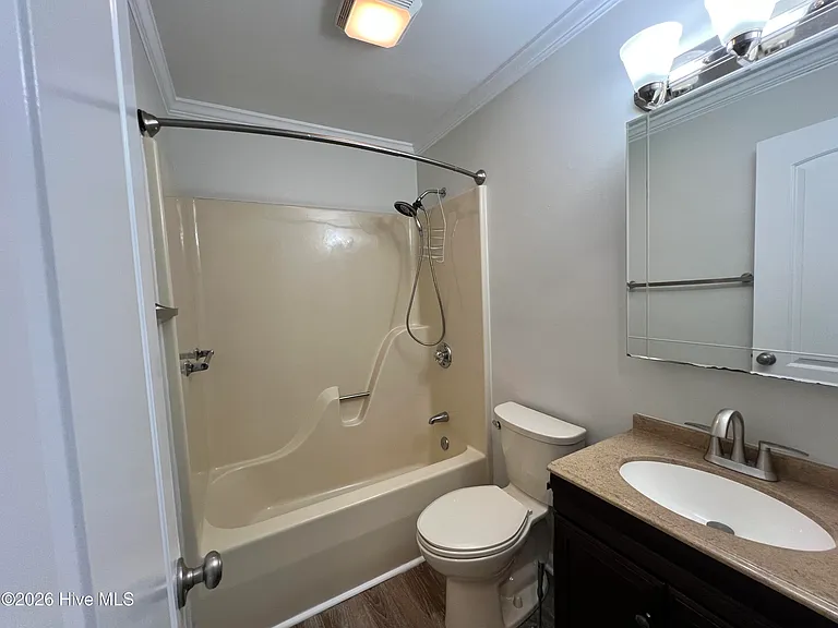 1093 Harbor Dr SW — Photo 9