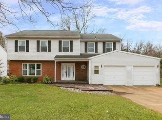 21 Twin Ponds Dr, Sewell, NJ 08080