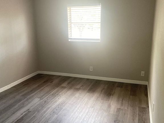 4th image of 426 Palm Ave N APT 6