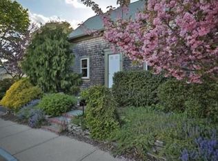 18 Prospect St, Rockport, MA 01966