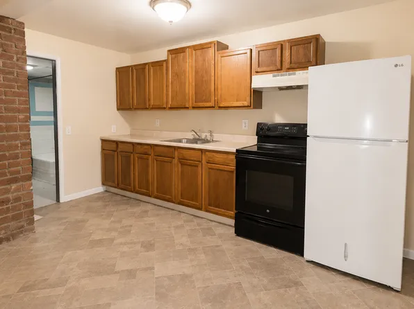 9 Thompson St #Basement, Troy, NY 12180