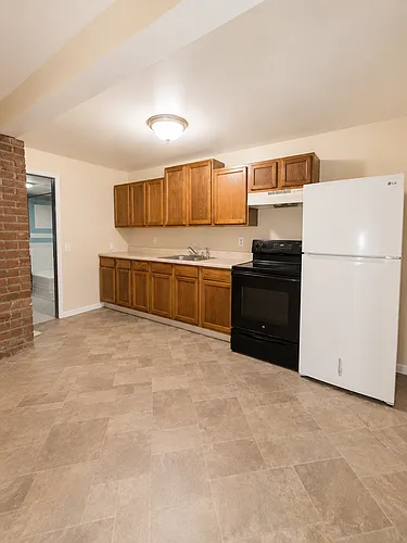 9 Thompson St #BASEMENT Photo 1