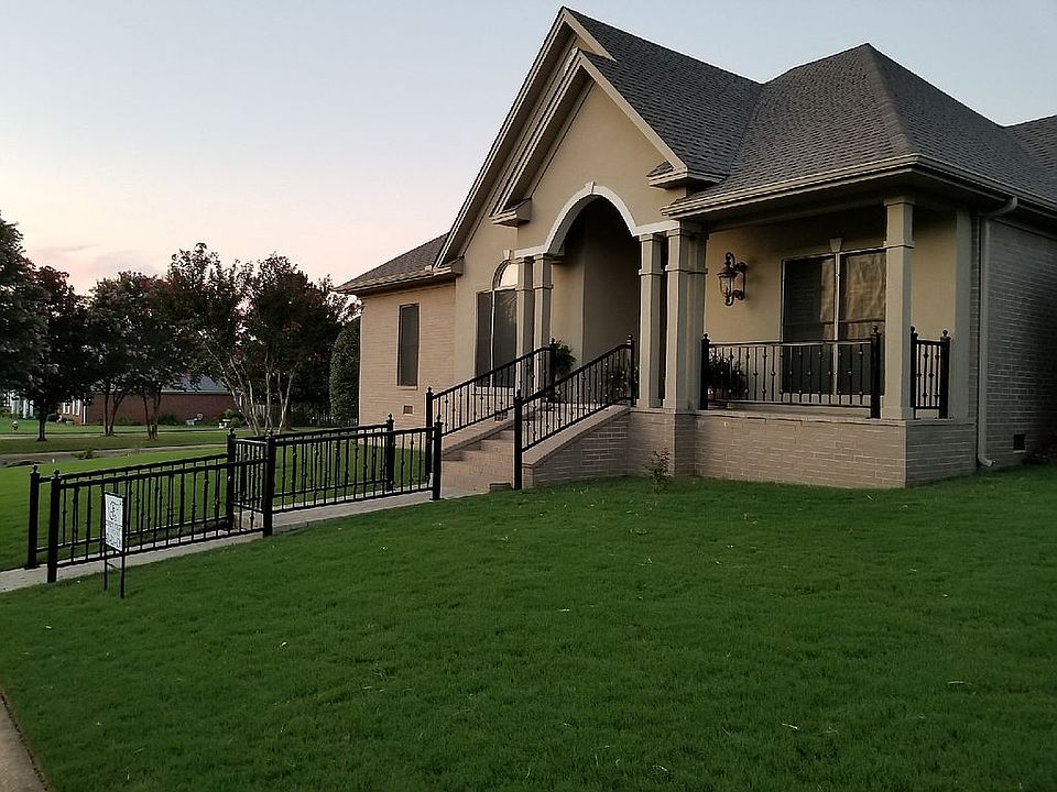 1st image of 142 Belle Meade Dr