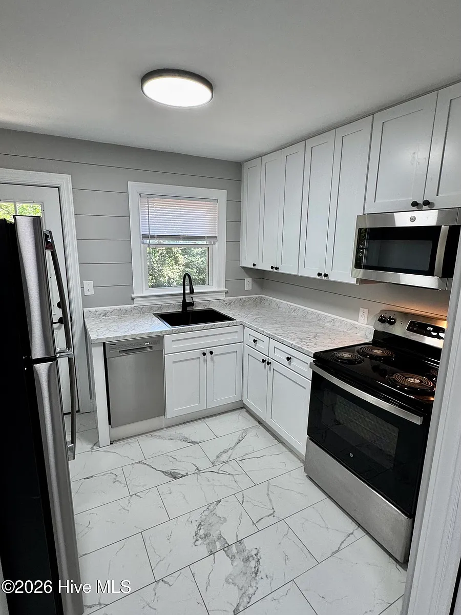 Building Photo - 108 N Meade St #B
