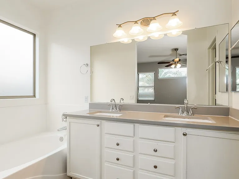 9849 W Horse Thief Pass — Photo 10